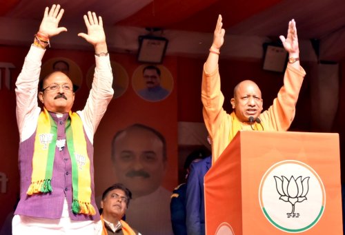 उत्तर प्रदेश के मुख्यमंत्री योगी आदित्यनाथ जी 23 जनवरी, 2025 को जनकपुरी विधान सभा क्ष ेत्र, दिल्ली मे ं आयोजित जनसभा के अवसर पर। 