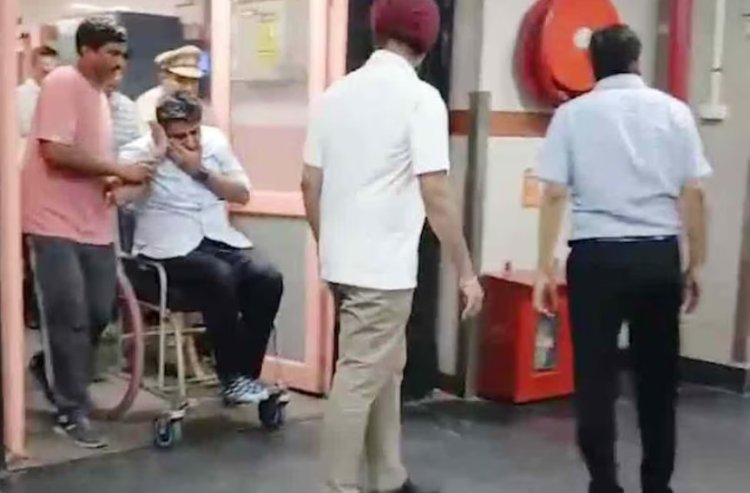 UP में आयकर विभाग का विवाद: असिस्टेंट कमिश्नर योगेंद्र मिश्रा ने IRS अधिकारी गौरव गर्ग पर किया हमला पेपर वेट से दी गंभीर चोटें