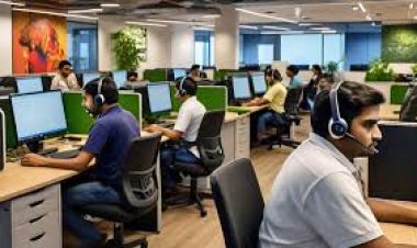 नोएडा में फर्जी कॉल सेंटर का भंडाफोड़, विदेशी नागरिकों से करोड़ों की ठगी करने वाले 16 आरोपी गिरफ्तार