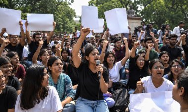 दोबारा परीक्षा पर छात्रों का अविश्वास, जंतर-मंतर से उठी जवाबदेही की मांग