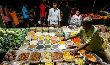 10 साल में आधी हुई ₹100 की ताकत