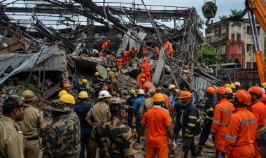 कोलकाता में बड़ा हादसा: निर्माणाधीन गोदाम की छत गिरी, दर्जनों मजदूर मलबे में दबे