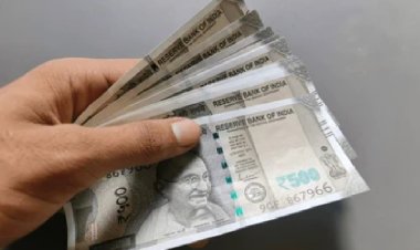 8वें वेतन आयोग से सरकारी कर्मचारियों की सैलरी में बड़ा उछाल!