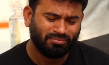 सोनम वांगचुक को हटाते ही मंच पर रो पड़े अभिजीत दीपके