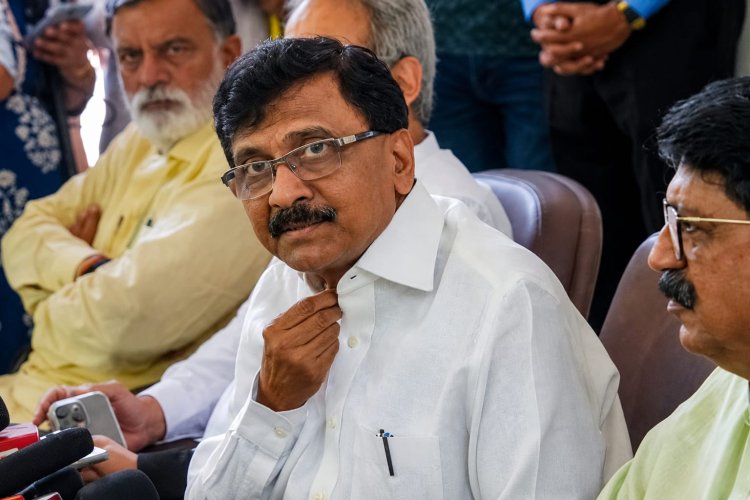 दल बदल के लिए कांग्रेस एमएलसी को बीस करोड़ रुपये का प्रस्ताव महाराष्ट्र में सियासी बवाल