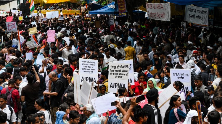 नीट पेपर लीक पर सुप्रीम कोर्ट सख्त! केंद्र सरकार को दिया बड़ा निर्देश